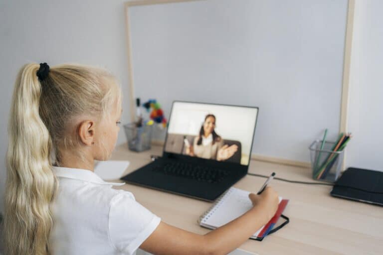 Discover the top benefits of private tutoring, from personalised learning to improved grades. Learn why one-on-one support works with Tutor Coach America.